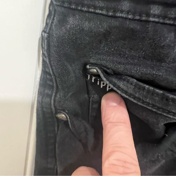 Tripp NYC Black Denim Short Jeans Pants Capri 20 Grunge Goth - Picture 4 of 7